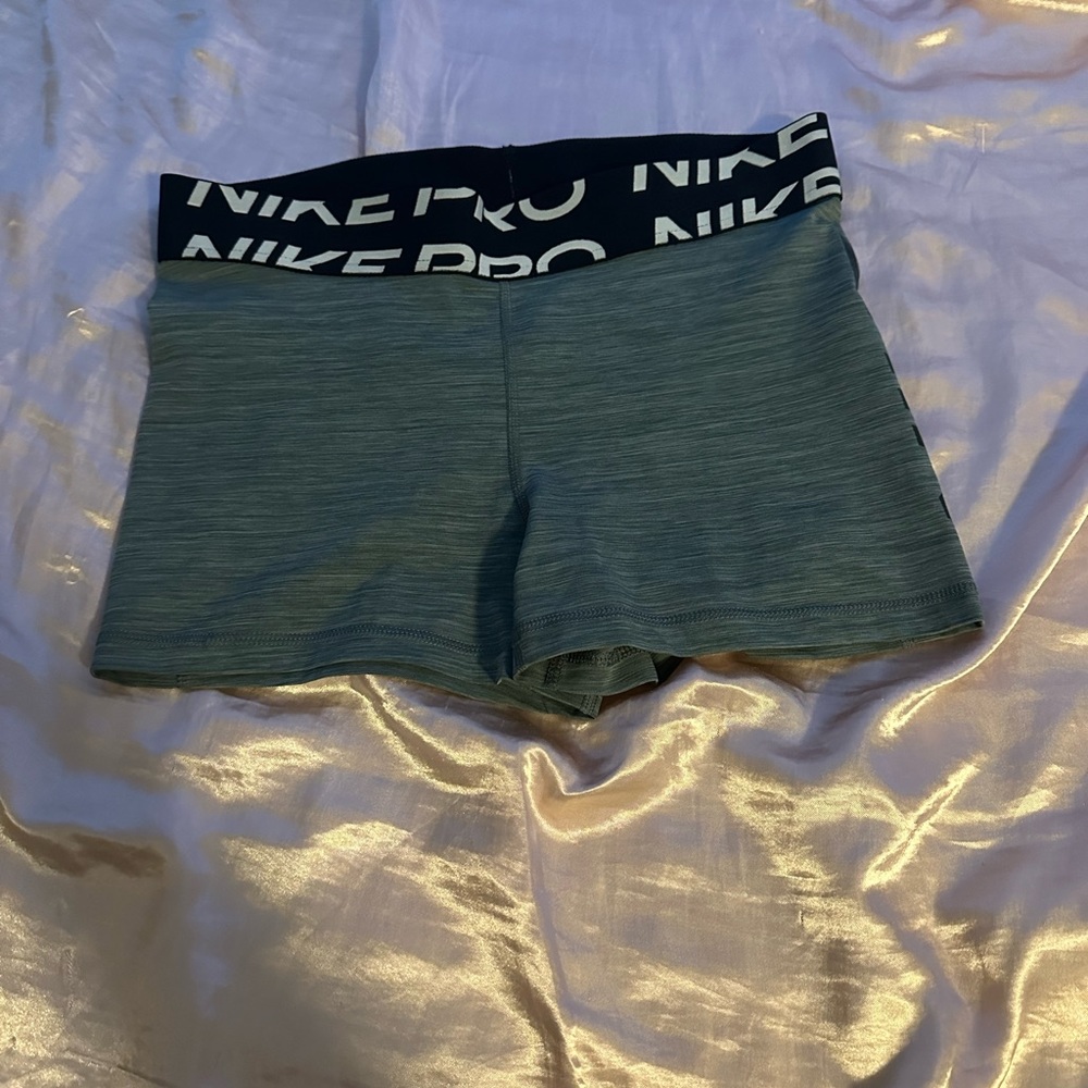 Nike|Large|Gray